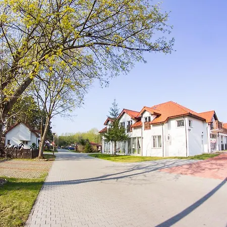 Osrodek Nad Jeziorem - Radew 假日公园 *