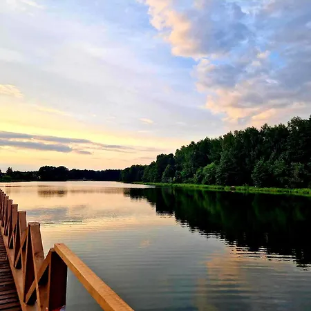 Osrodek Nad Jeziorem - Radew ホリデーパーク *