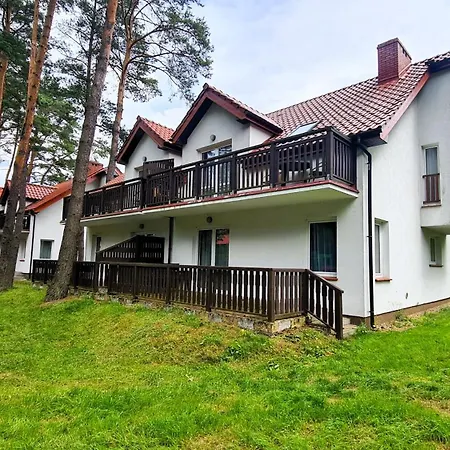 Osrodek Nad Jeziorem - Radew ホリデーパーク *