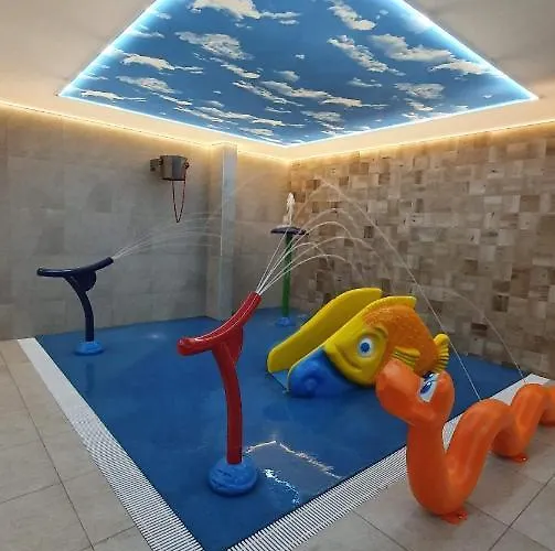 Osrodek Nad Jeziorem - Radew ホリデーパーク *